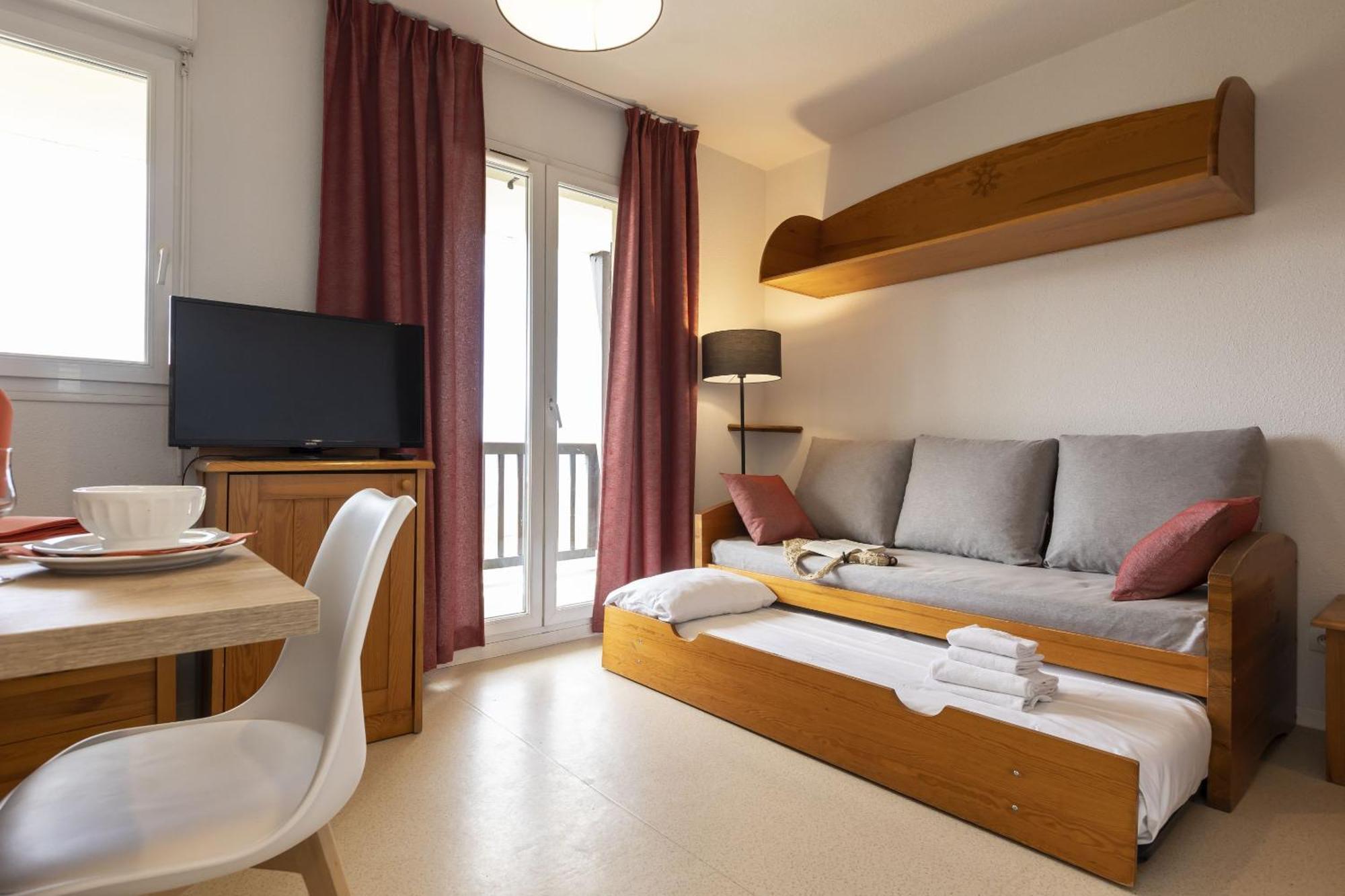 Residence Odalys Mille Soleils Font-Romeu-Odeillo-Via Exterior photo